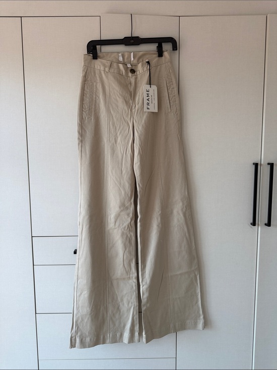 Frame Denim Denim - Frame Denim Beige High-Rise Trousers. Le Capri Chino Trouser.